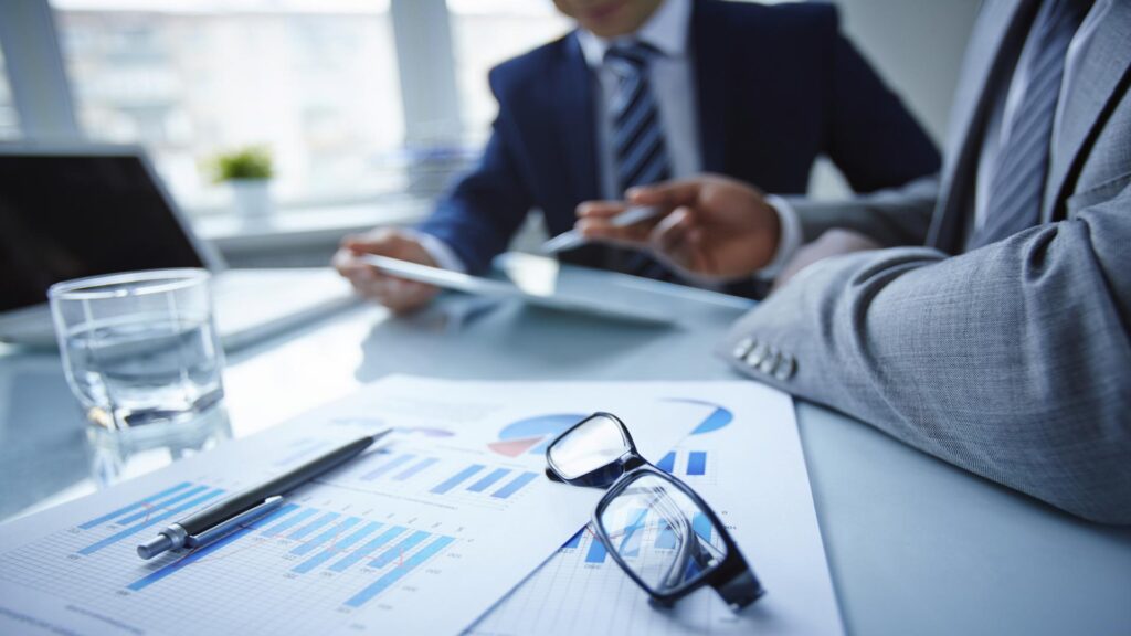 How Business Consultancy Helps Companies Thrive in a Competitive Market